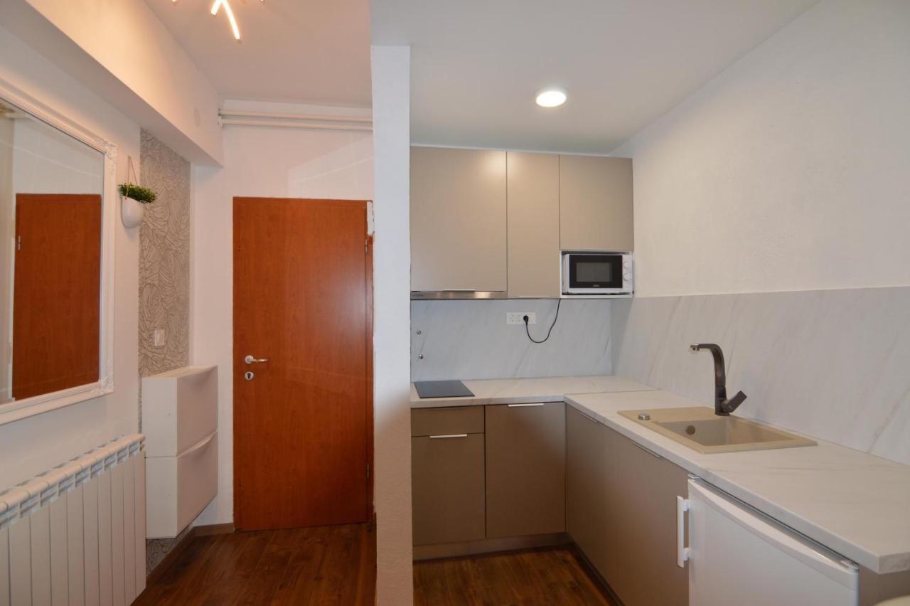 Apartments By The Sea Starigrad, Paklenica - 16421 Luaran gambar