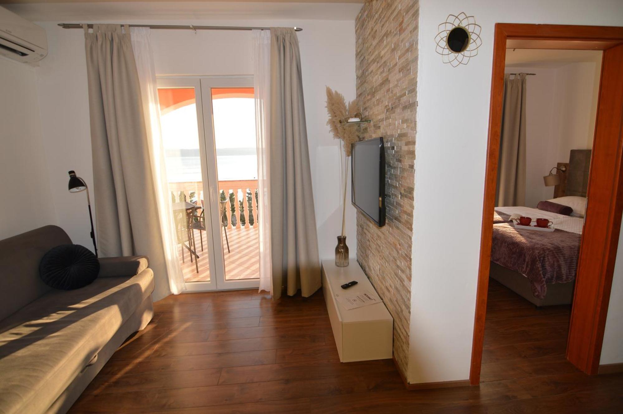 Apartments By The Sea Starigrad, Paklenica - 16421 Bilik gambar